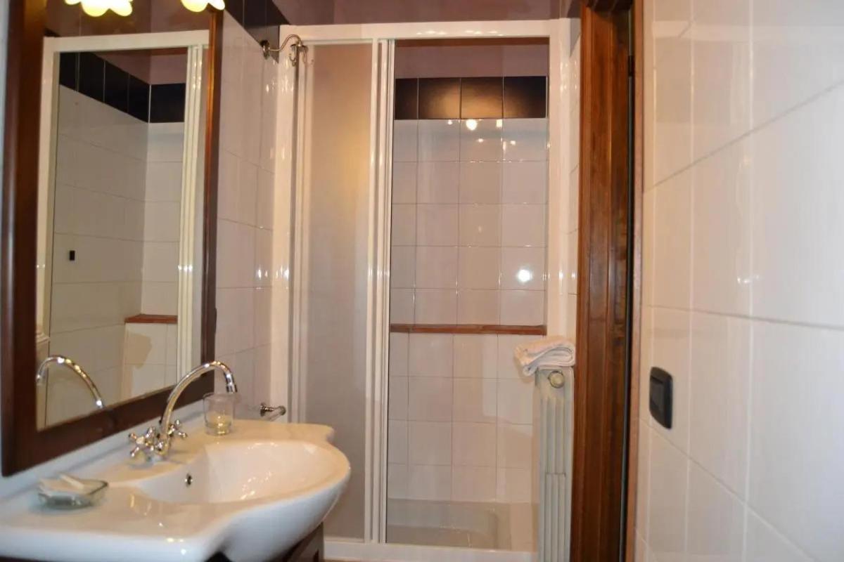 Camera Doppia con Letti Singoli con Bagno Privato